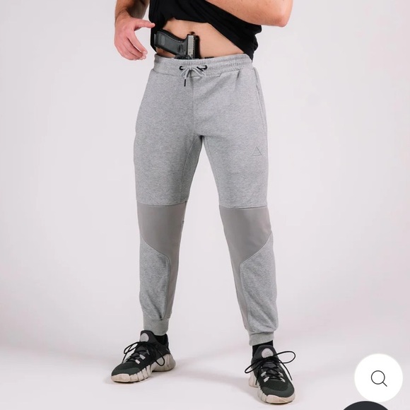 Arrowhead Tactical Other - Arrowhead Tactical Carrier Joggers size M